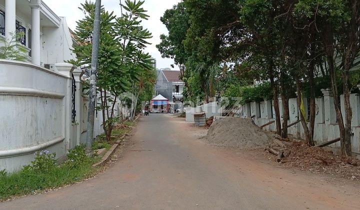 For Sale Luxury 2-Story House in Cempaka Putih Near Rawamangun 2