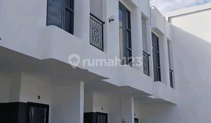 Di Jual Rumah Keren Akses Mobil di Jalan Ekonomi Karang Anyar