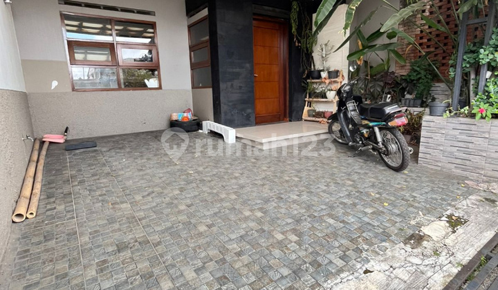 Beautiful House in Cihanjuang Complex Below Market Price 2