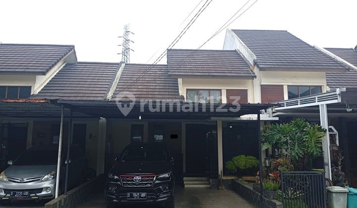 Minimalist House Gadobangkong Ngamprah 2 Carports Ready to Occupy