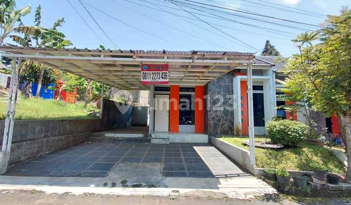 Cihanjuang House, Spacious Yard, Serene Back Garden, 24-Hour Security