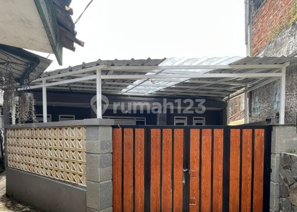 Rumah Cibabat Cimahi Strategis Selangkah ke Jalan Raya