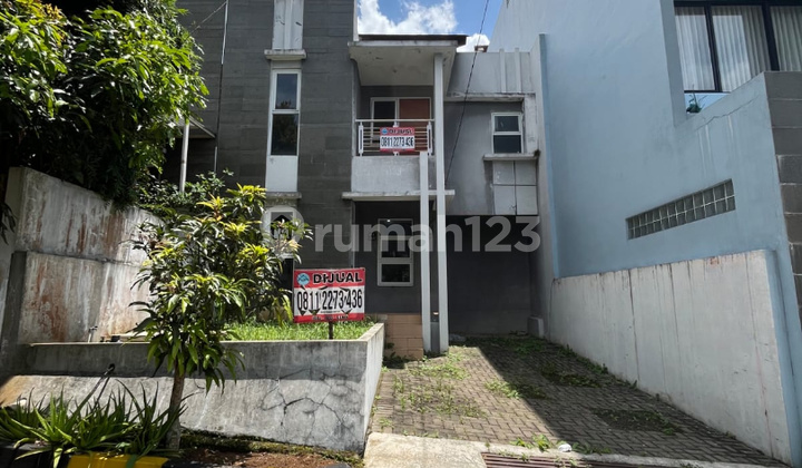 For Sale House in Kolmas Cipageran Complex, 1 Minute to Cimahi Alam Wisata