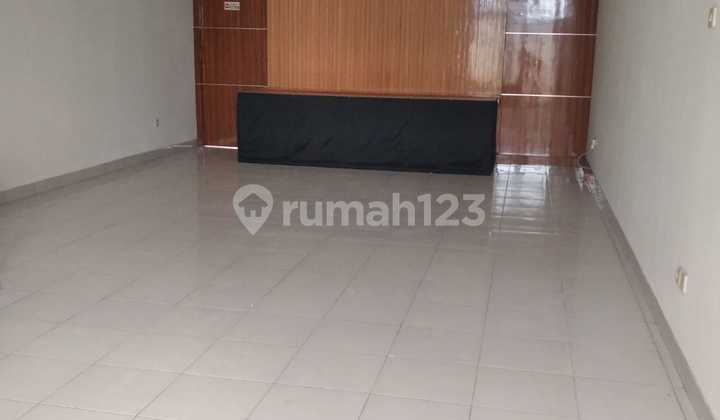 For Rent 3-Storey Shophouse in Galaxy Bekasi 2