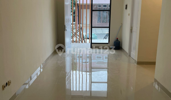 Dijual Rumah Lokasi Strategis di Kota Wisata 2