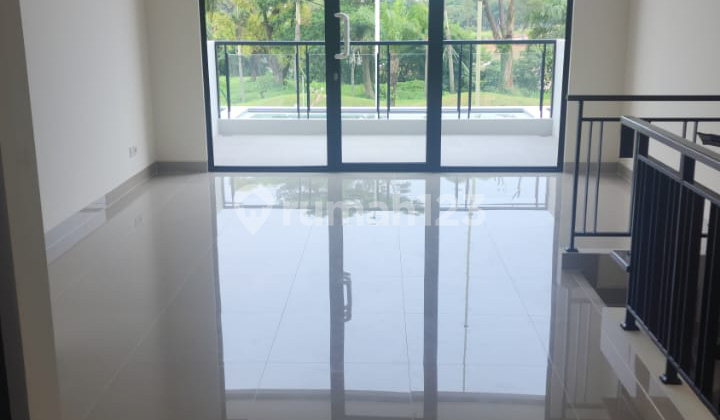 3-Storey Sorrento Grande West Shophouse Facing Main Road 2