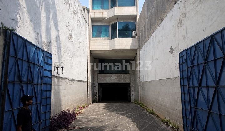 Disewakan / Peluang Bisnis Gedung Ex Hotel 6 Lantai di Glodok 45 Kamar, Lift, Parkir Nego Sampai Jadi Disewakan / Peluang Bisnis Gedung Ex Hotel 6 Lantai di Glodok 45 Kamar, Lift, Parkir Nego Sampai Jadi