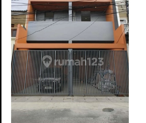 Brand New 3-Story House, Tanjung Duren, Access for 2 Cars, Flood-Free