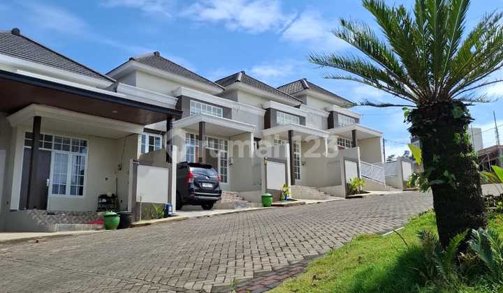 Dijual Rumah Nyaman Kota Malang Bernuansa Villa dengan View Bagus Dijual Rumah Nyaman Kota Malang Bernuansa Villa dengan View Bagus