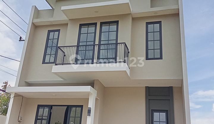 Rumah 2 Lantai Strategis Nyaman Poros Jalan Raya