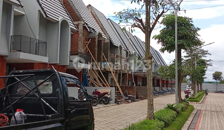 Rukost Premium Near Brawijaya University Malang
