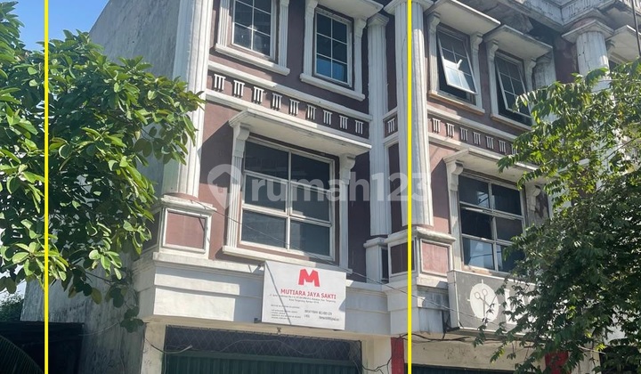 Strategic Shop House in Front of Tangerang City Mall For Sale Through Auction !!