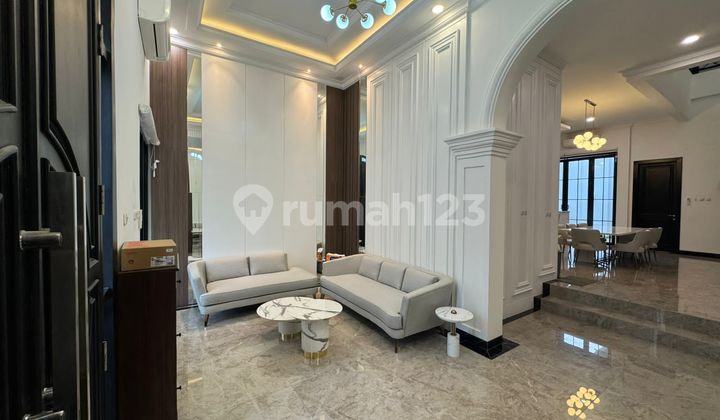 Dijual Rumah Bagus 2 Lantai Full Furnish di Jl Janur Hijau Gading Serpong