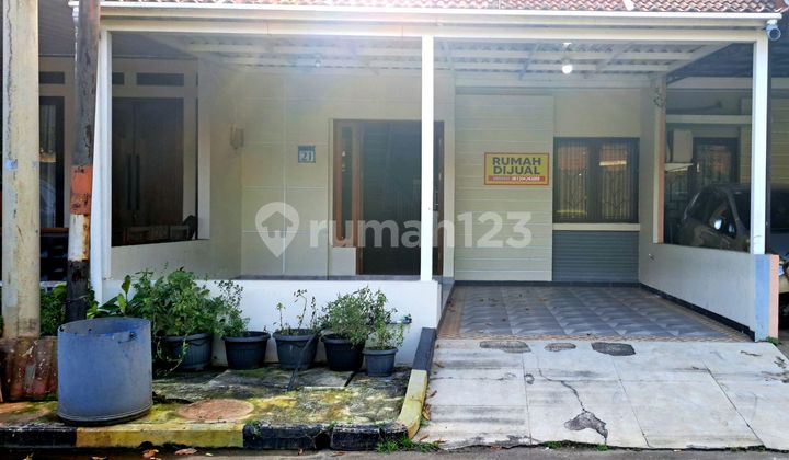 For Sale 2-Story House in Housing Area SHM No Flooding