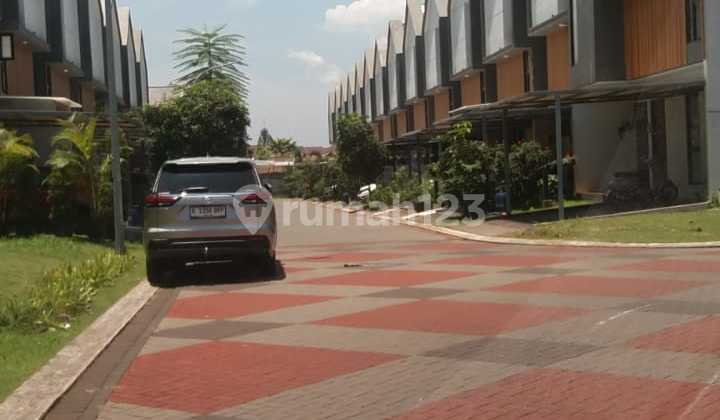 Dijual Rumah Asri Hoek Di.cluster.premium Kota. Wisata