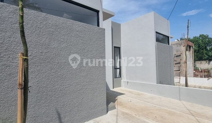 "Rumah Impianmu, DP 0%, Angsuran Cuma 2 Jutaan/Bulan!" "Rumah Impianmu, DP 0%, Angsuran Cuma 2 Jutaan/Bulan!"