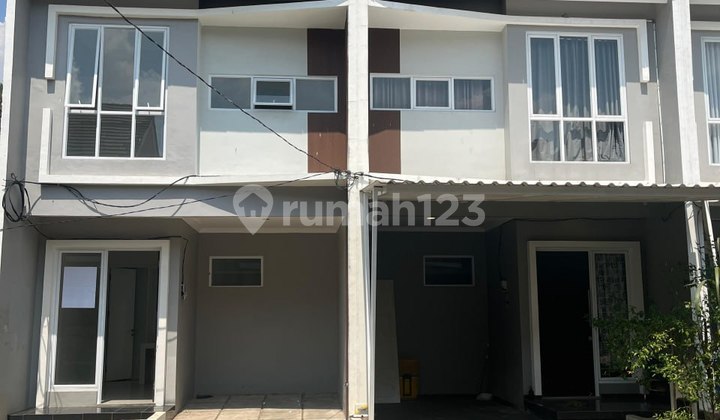 Rumah Akses Cepat ke Pendidikan: 5 Menit ke Sma N 5 Depok"