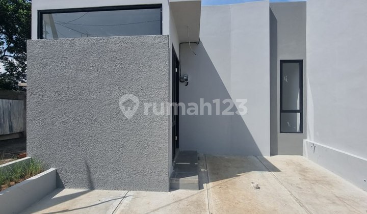 "Rumah Impianmu, DP 0%, Angsuran Cuma 2 Jutaan/Bulan!" "Rumah Impianmu, DP 0%, Angsuran Cuma 2 Jutaan/Bulan!"