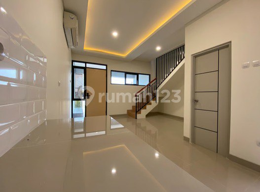 Near Toll Access, House, 2 Floors, SHM (Certificate of Ownership), Near City Bus Access, Bonus Canopy 2