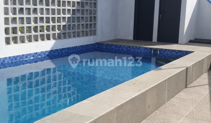 Dream Home for Families in Tangsel, Enjoy the Swimming Pool 2