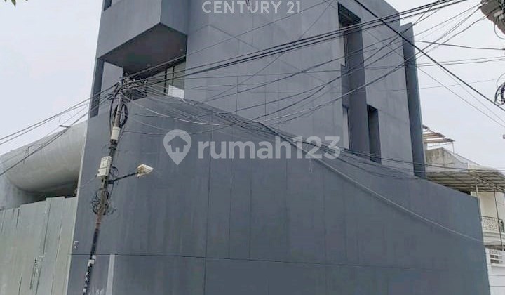 Rumah Hook Premium Baru Taman Ratu Siap Huni