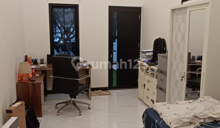 Rumah 3 Lantai Asri Nyaman Cluster Aralia Harapan Indah Bekasi