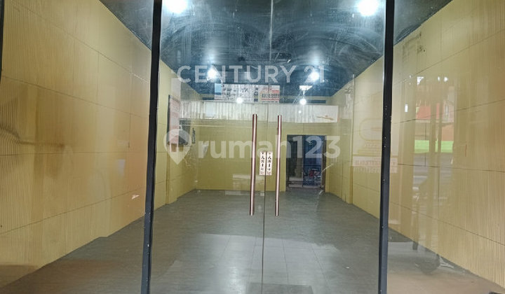 Commercial Shop Strategically Located in Tegal 2