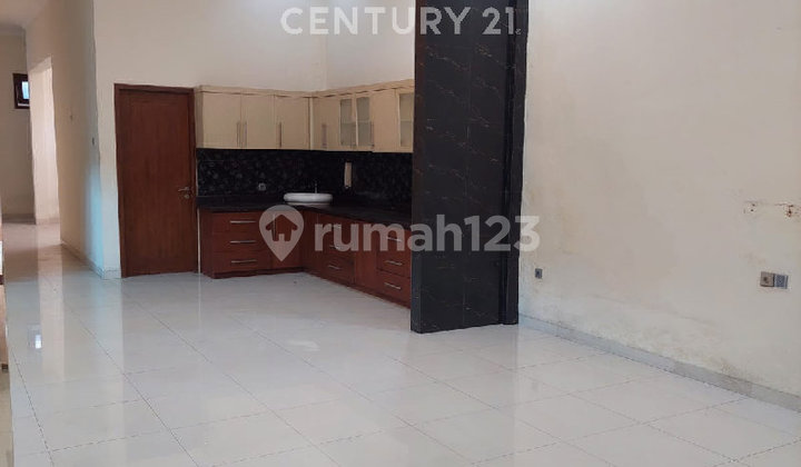 Luxury Dream Family Home Ready to Occupy, Strategic Location Luxury Dream Family Home Ready to Occupy, Strategic Location
