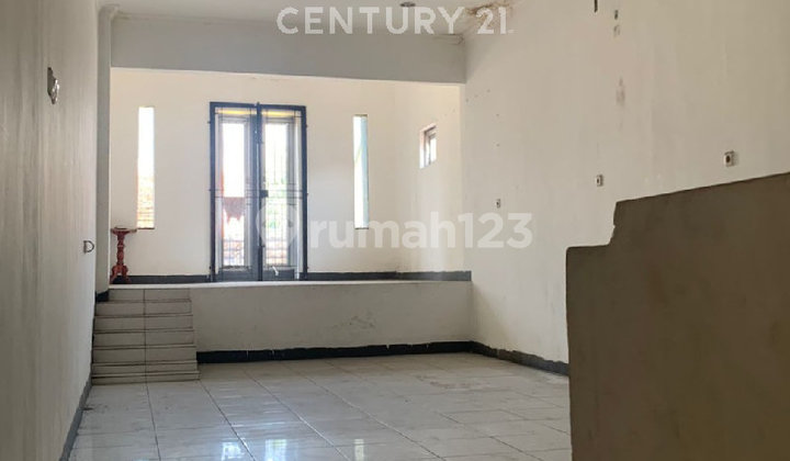 2-Storey Shop House Strategically Located in Pekalongan 2