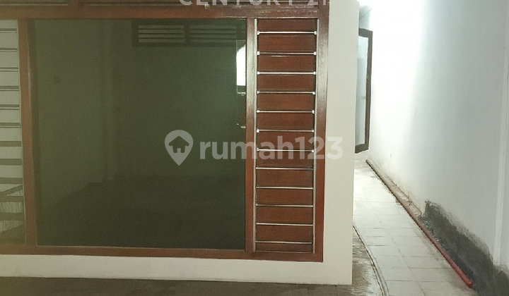 Commercial and Strategic Shop House on Main Road Tegal 2