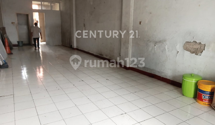 Commercial Shophouse and 28-Door Boarding House Strategically Located in Tegal City 2