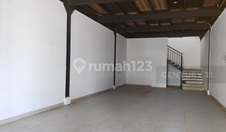 Strategic Shop House in the City Center, Shopping Center & Busy 2