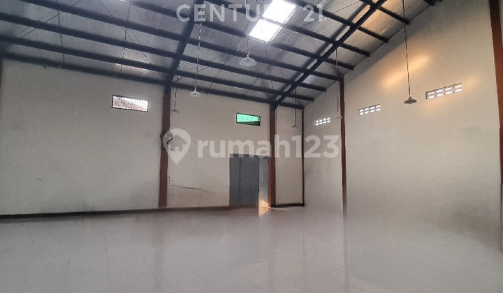 Strategic Shop House Suitable for Warehouse in Tegal Strategic Shop House Suitable for Warehouse in Tegal