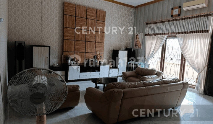 Luxurious, Comfortable, and Strategic House in the Center of Tegal City