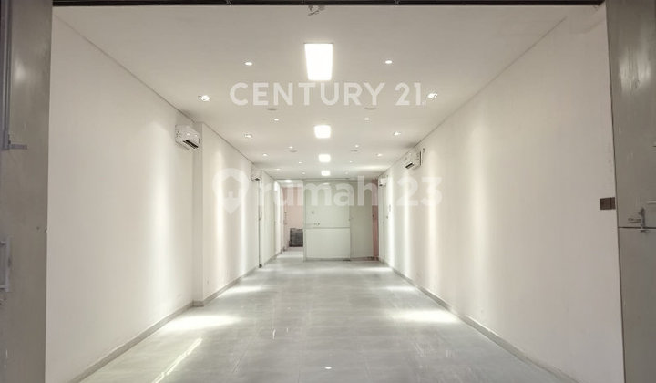 New Ready-to-Use Shop House in a Strategic Location in Tegal 2