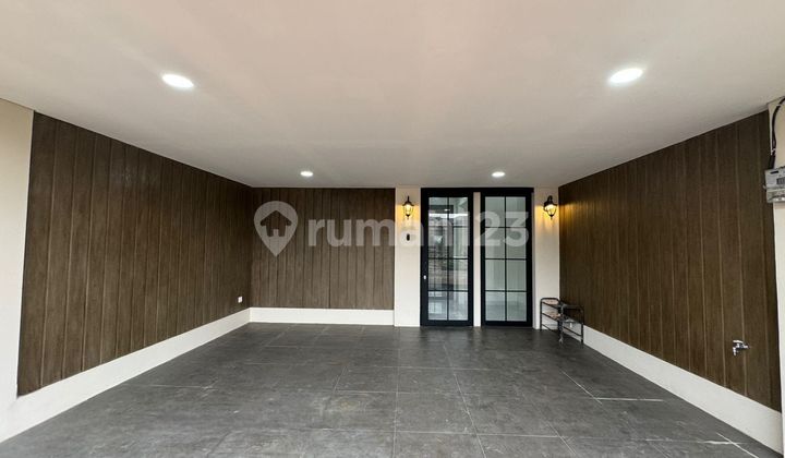 4-Storey Townhouse Super Strategic in Mampang Prapatan, South Jakarta 2