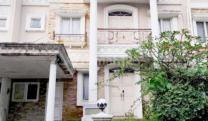 Dijual Rumah dengan 4 Kamar Tidur di Vassa Terrace Lippo Cikarang