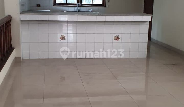 For Sale Rumah Lama Lokasi Bagus Dekat Sekolah Jis dan Bukit Golf dan Mall Pondok Indah Jakarta Selatan 2