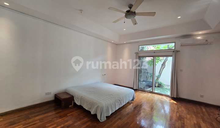 For Rent Rumah Mewah Baru Renovasi bisa Kantor dan Tempat Tinggal Area Scbd dan Dekat Mabes Prime Area Kedutaan dan Pejabat Area Senopati Kebayoran Baru Jakarta Selatan 2