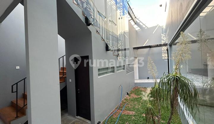 For Rent: Modern, Beautiful, Serene House Ready to Occupancy in Prime Area Near Offices, Embassies, Officials, and Business Area Kuningan, South Jakarta 2