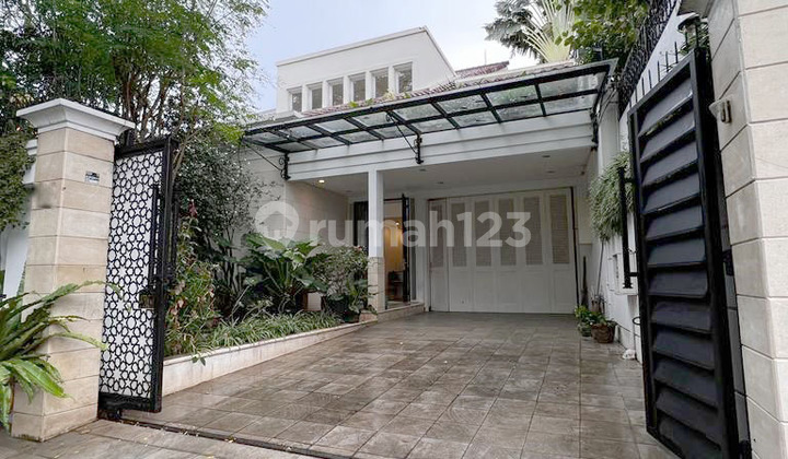 For Rent Modern Well-Maintained Beautiful House Ready to Occupy Strategic Location in Menteng Area Central Jakarta