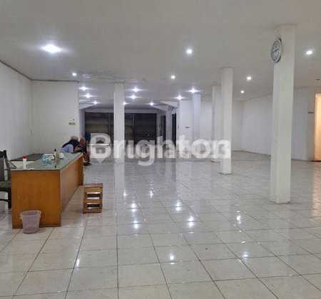Shop House, 2 Floors, Freehold Title, in Enggal, 2