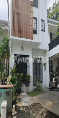 Jual Cepat Rumah Cantik 3 LT Furnish Neo Catalonia Owner Bub