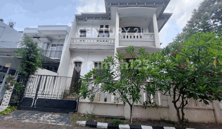 Rumah Mewah 3 Lantai Siap Huni Hoek Kelapa Gading
