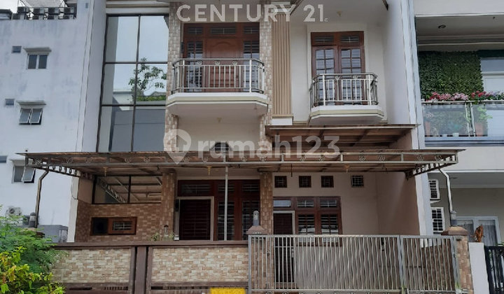 Rumah 2 Lantai Pelangi Merah Kelapa Gading LT 128 LB 225 SHM -
