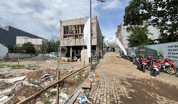 Rumah Kost Mahasiswa Eksklusif Poros Jalan Kota Malang