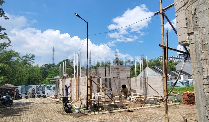 Next to Dinoyo Mall Area, Student with Guaranteed Income 1