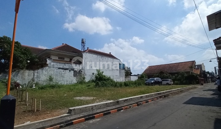 Dijual Tanah Poros Jalan Area Strategis Cocok untuk Rumah dan Usaha
