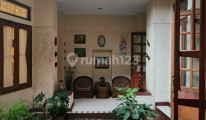 Rumah Strategis di Lingkungan Tenang di Pondok Indah