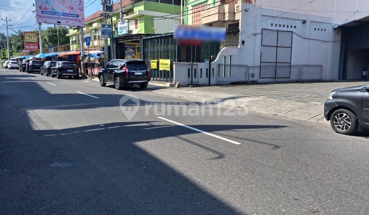 For Rent: Office Space / Commercial Area, 643 Square Meters, on Jalan Prof. Yohanes, Caturtunggal (Near UNY & UGM Campuses) For Rent: Office Space / Commercial Area, 643 Square Meters, on Jalan Prof. Yohanes, Caturtunggal (Near UNY & UGM Campuses)